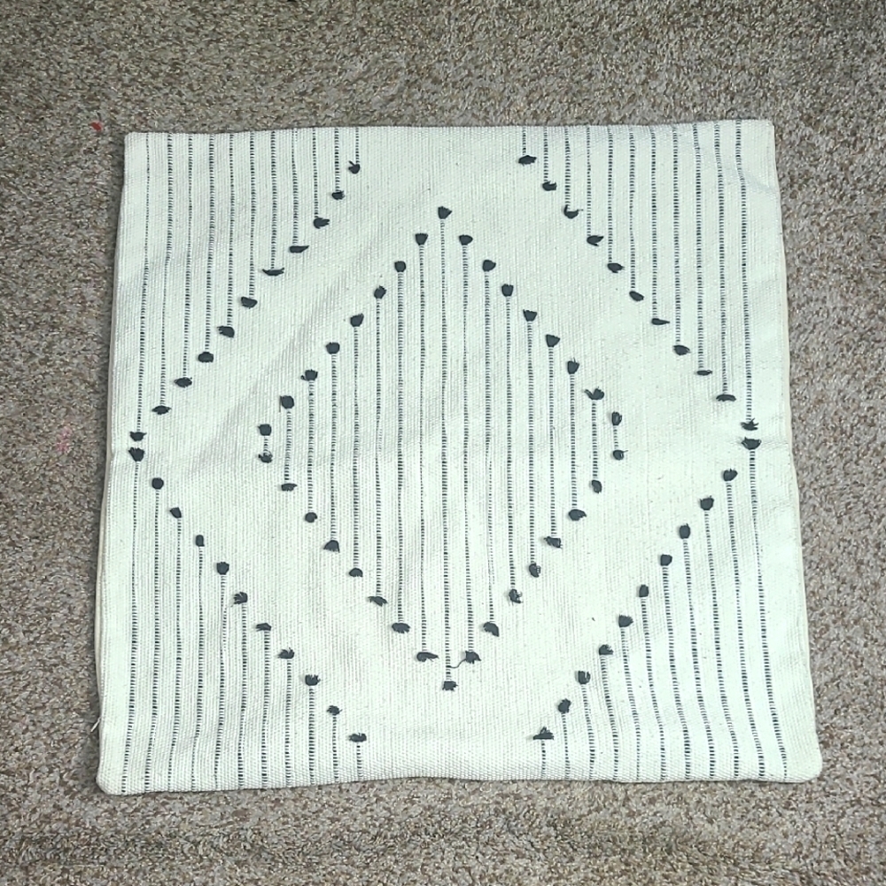 Geometric Patterned Textile Pillow Cove